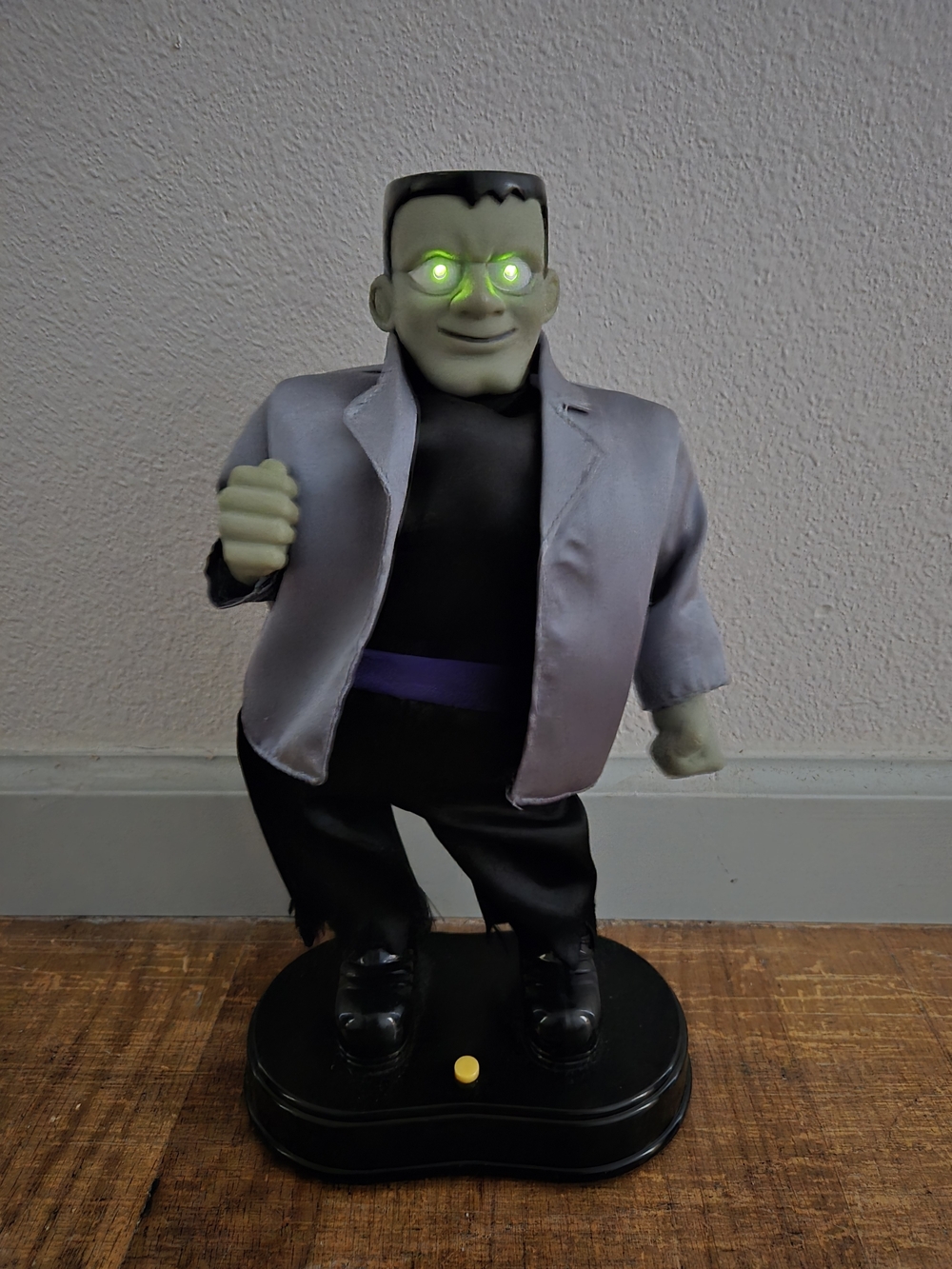 Vintage Gemmy 1998 Hip Swinging Frankenstein Monster Plays "Monster Mash" Works!